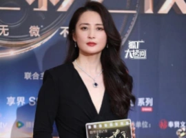 微博电影之夜：章子怡压轴全身亮点，金晨又变样，朱一龙帅气满分-潇洒资源分享网