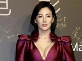 深圳街拍生图炸雷！张雨绮酒红绸缎裹身透“肉香”，宁静预言成真-潇洒资源分享网